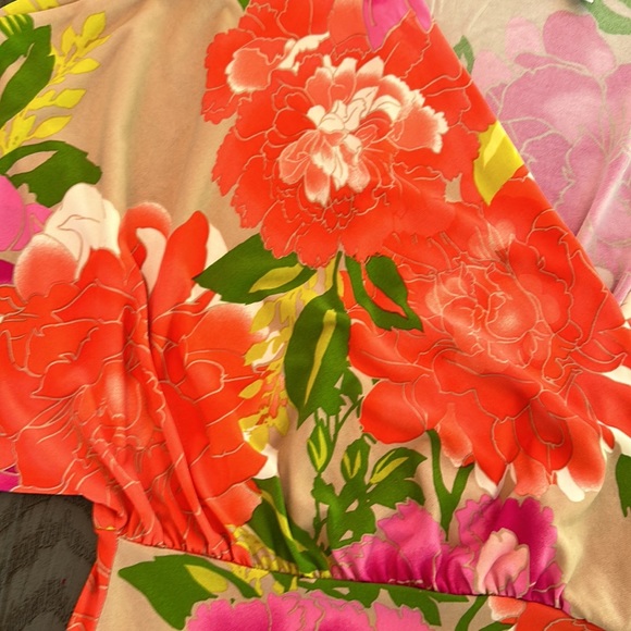 Jennifer Lopez Top - Picture 2 of 6